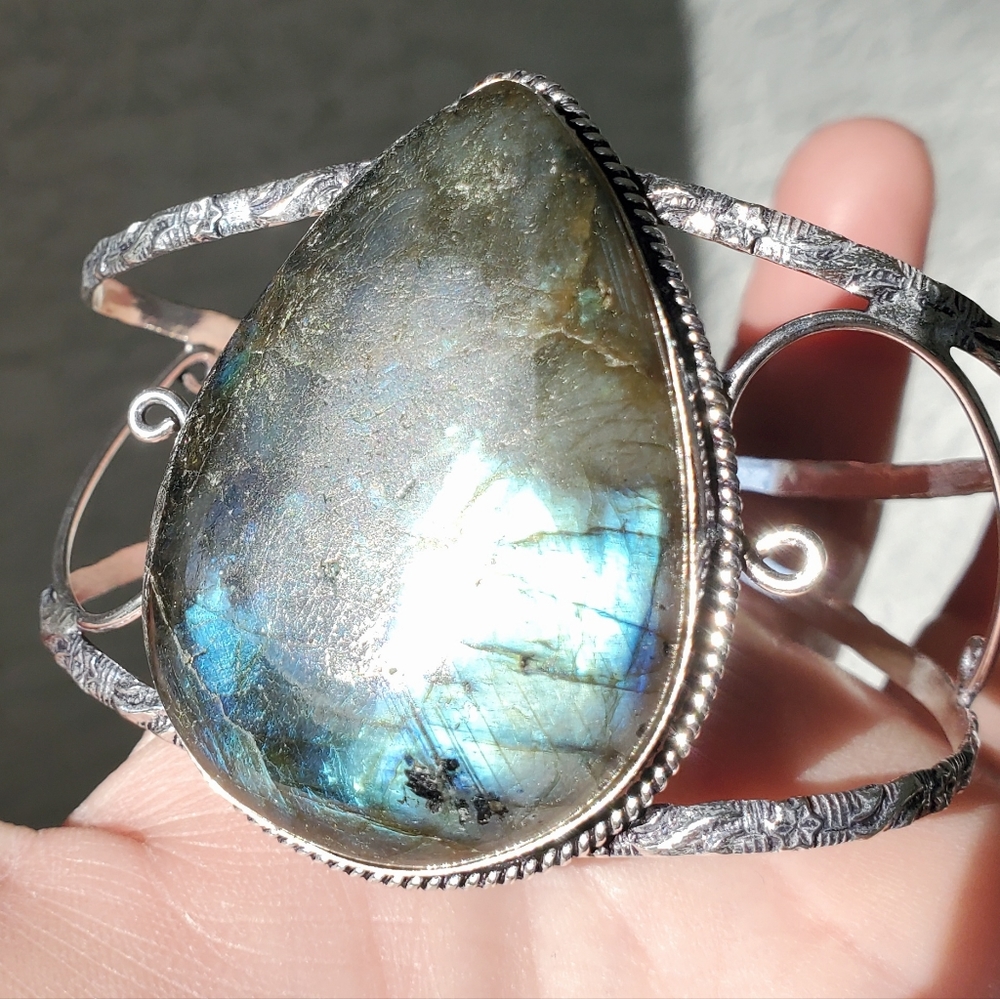 New Labradorite Silver Cuff Bracelet.